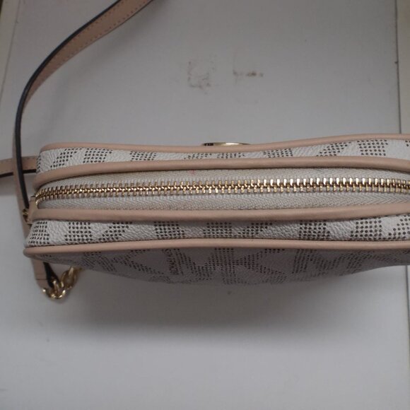Michael Kors Monogram Mini Camera Bag Crossbody Cream and Tan - Picture 5 of 9